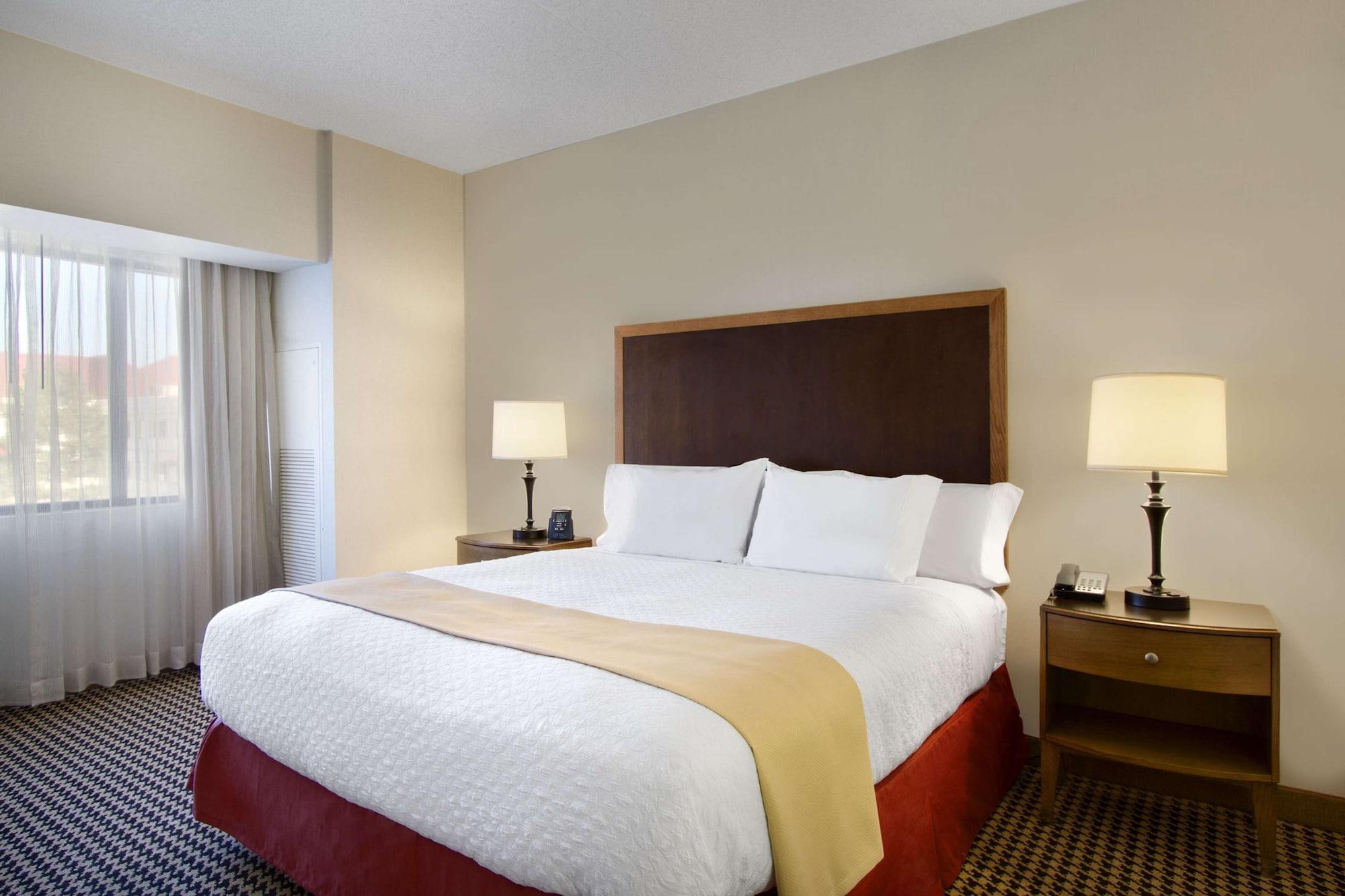 Embassy Suites By Hilton Detroit Metro Airport Romulus Chambre photo