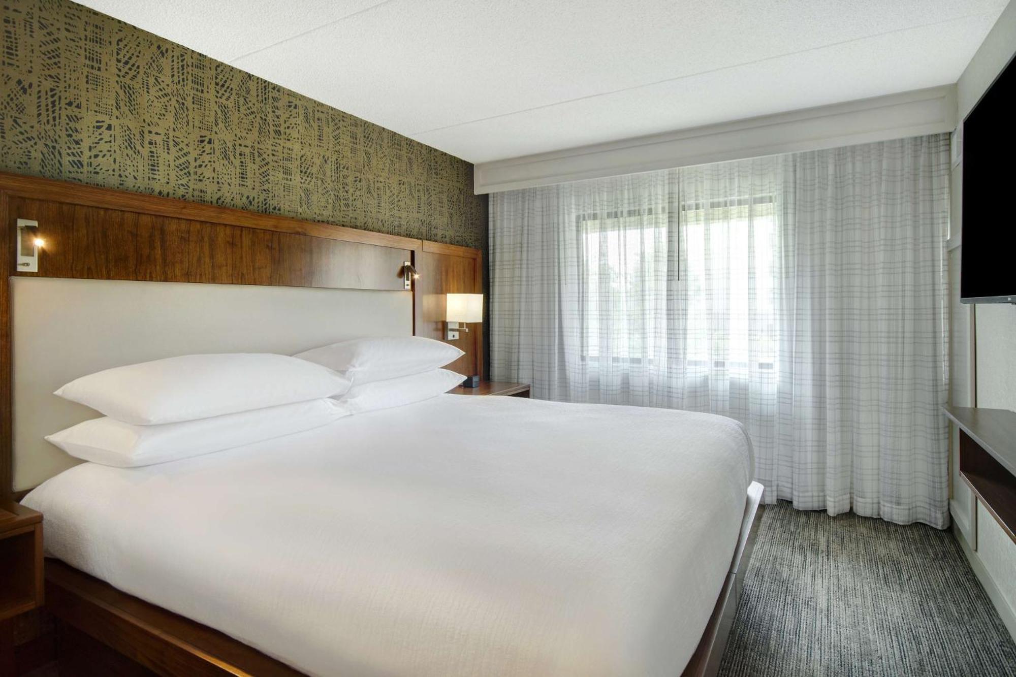 Embassy Suites By Hilton Detroit Metro Airport Romulus Extérieur photo