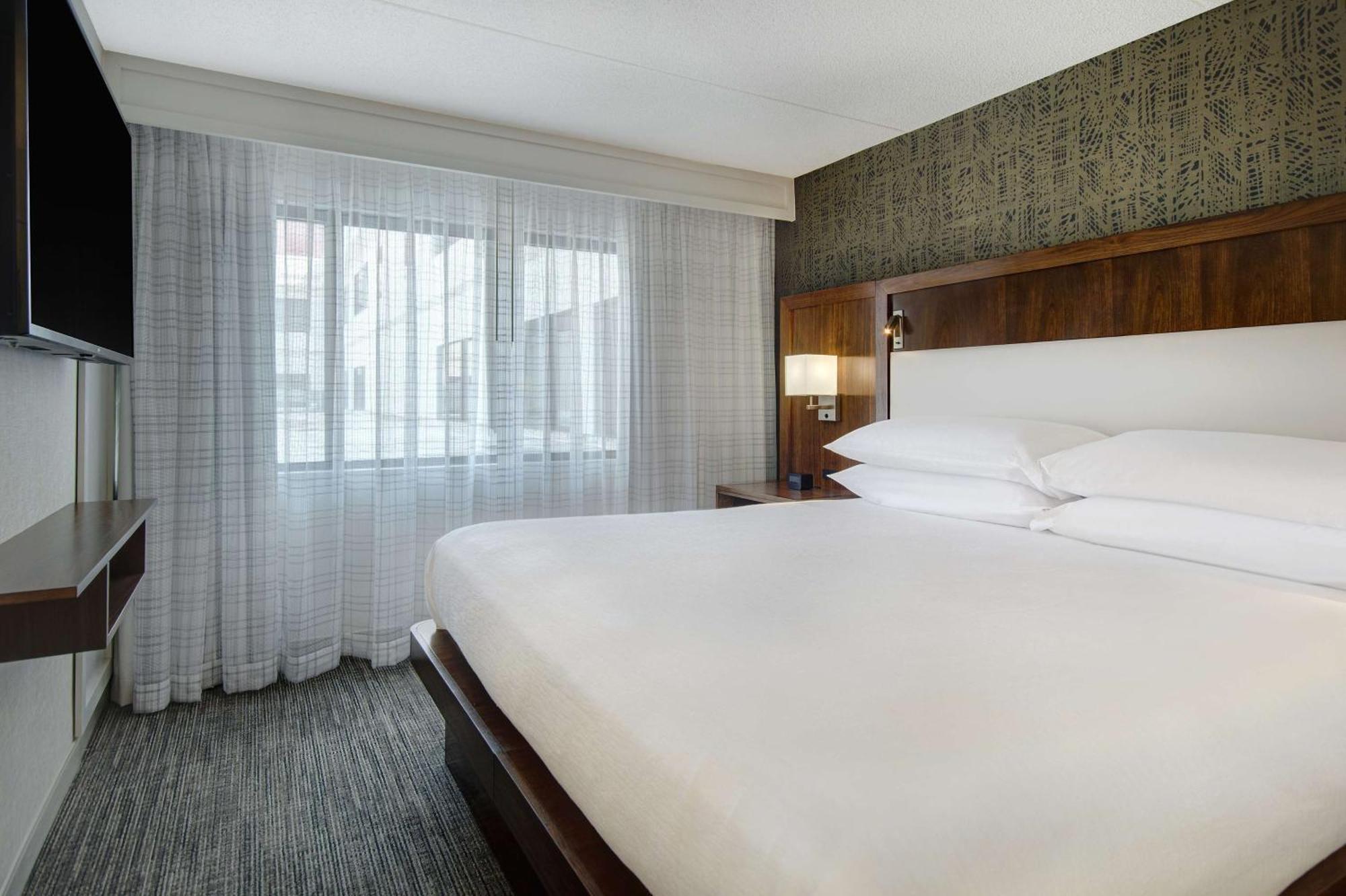 Embassy Suites By Hilton Detroit Metro Airport Romulus Extérieur photo
