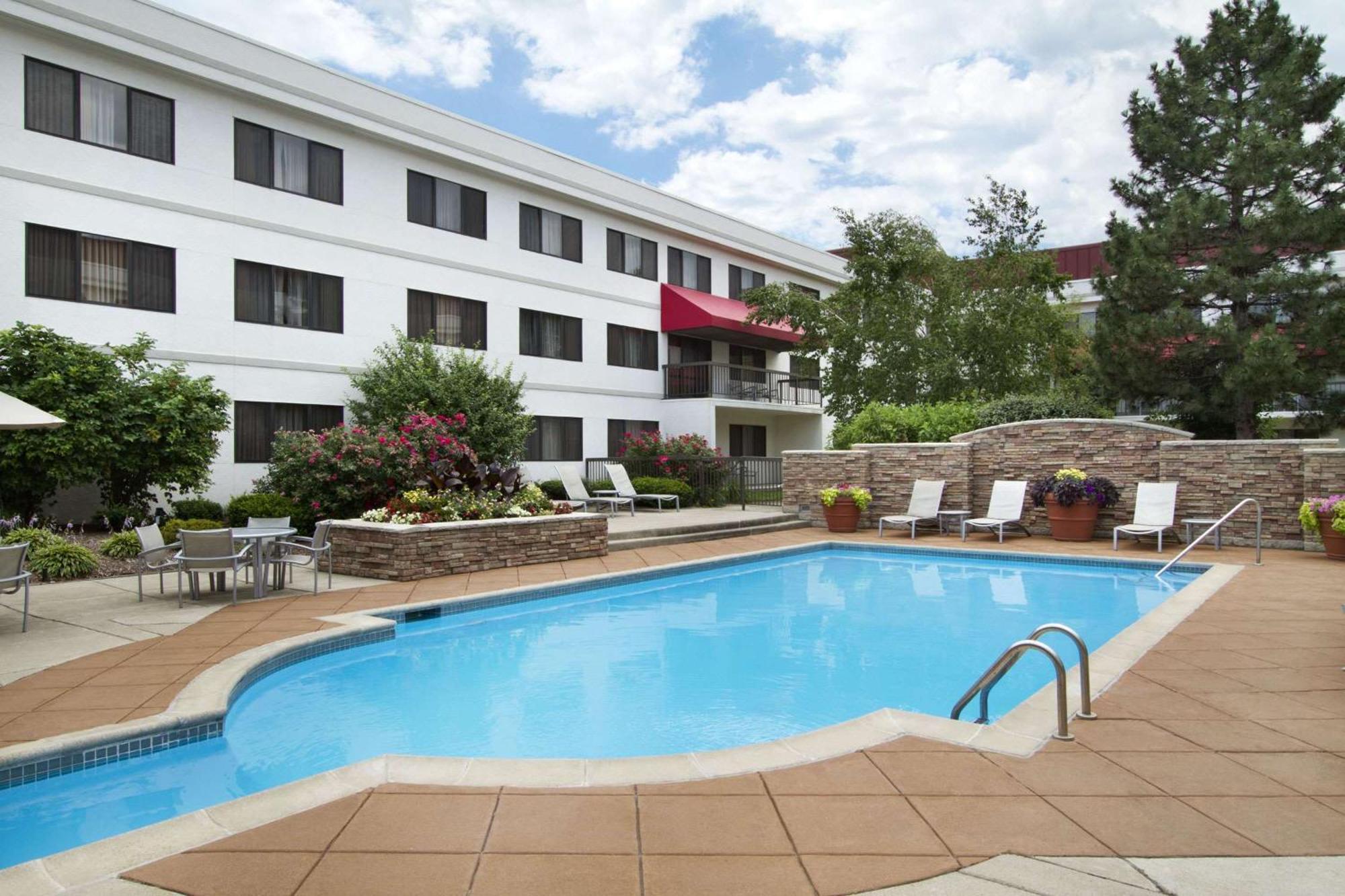 Embassy Suites By Hilton Detroit Metro Airport Romulus Extérieur photo