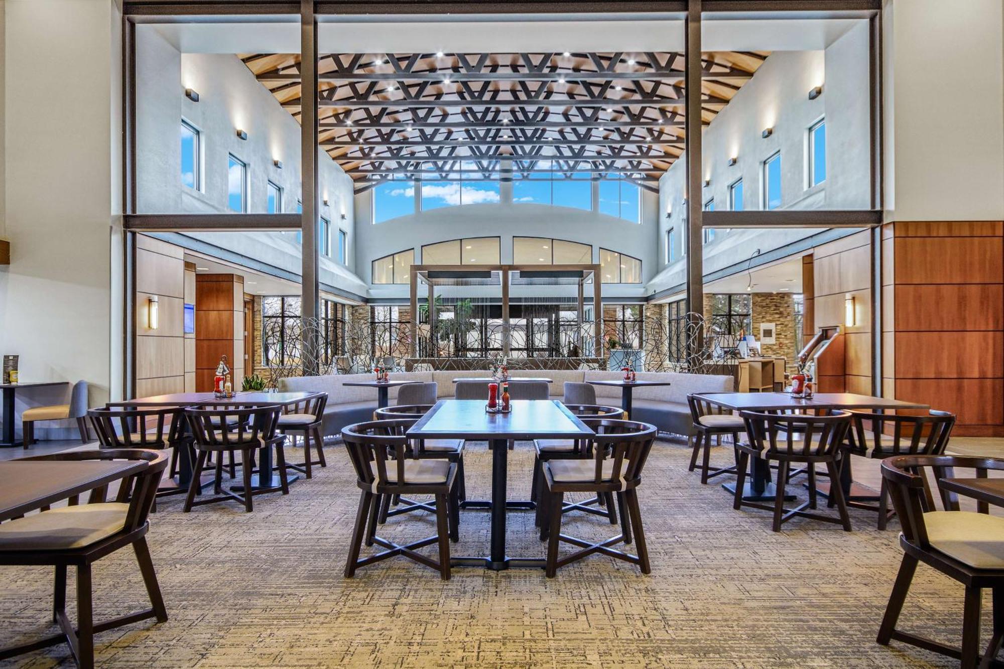 Embassy Suites By Hilton Detroit Metro Airport Romulus Extérieur photo